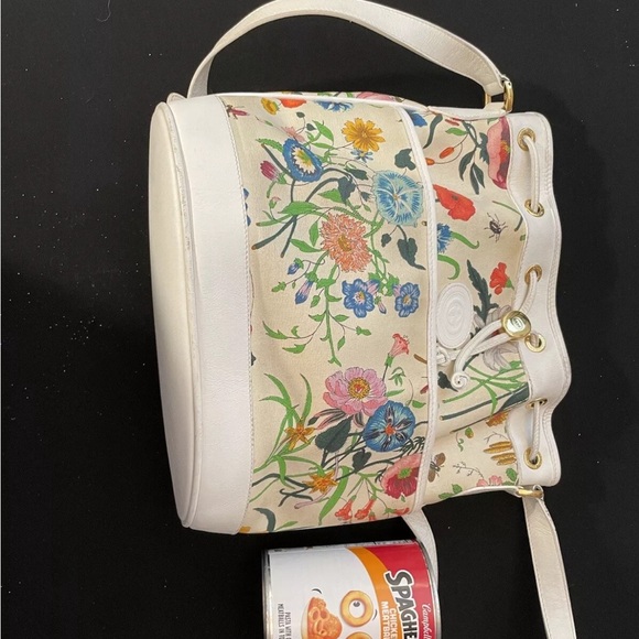 Gucci Vintage Flora White Leather Drawstring Bag-Authenticated - Picture 14 of 15